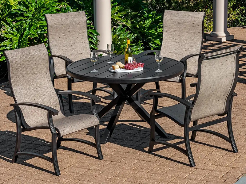 Lodge Aged Bronze Aluminium พร้อมสลิง ชุดรับประทานอาหาร 5 ชิ้น (โต๊ะรับประทานอาหาร 48 นิ้ว)